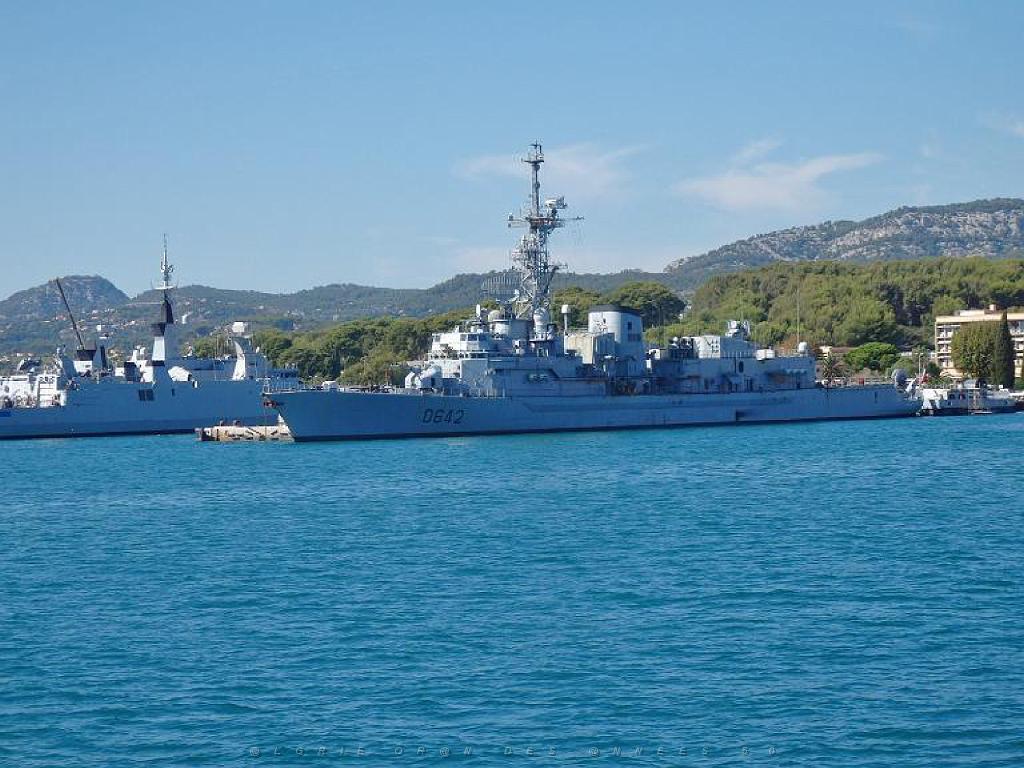 183 TOULON ET SA RADE (59).jpg